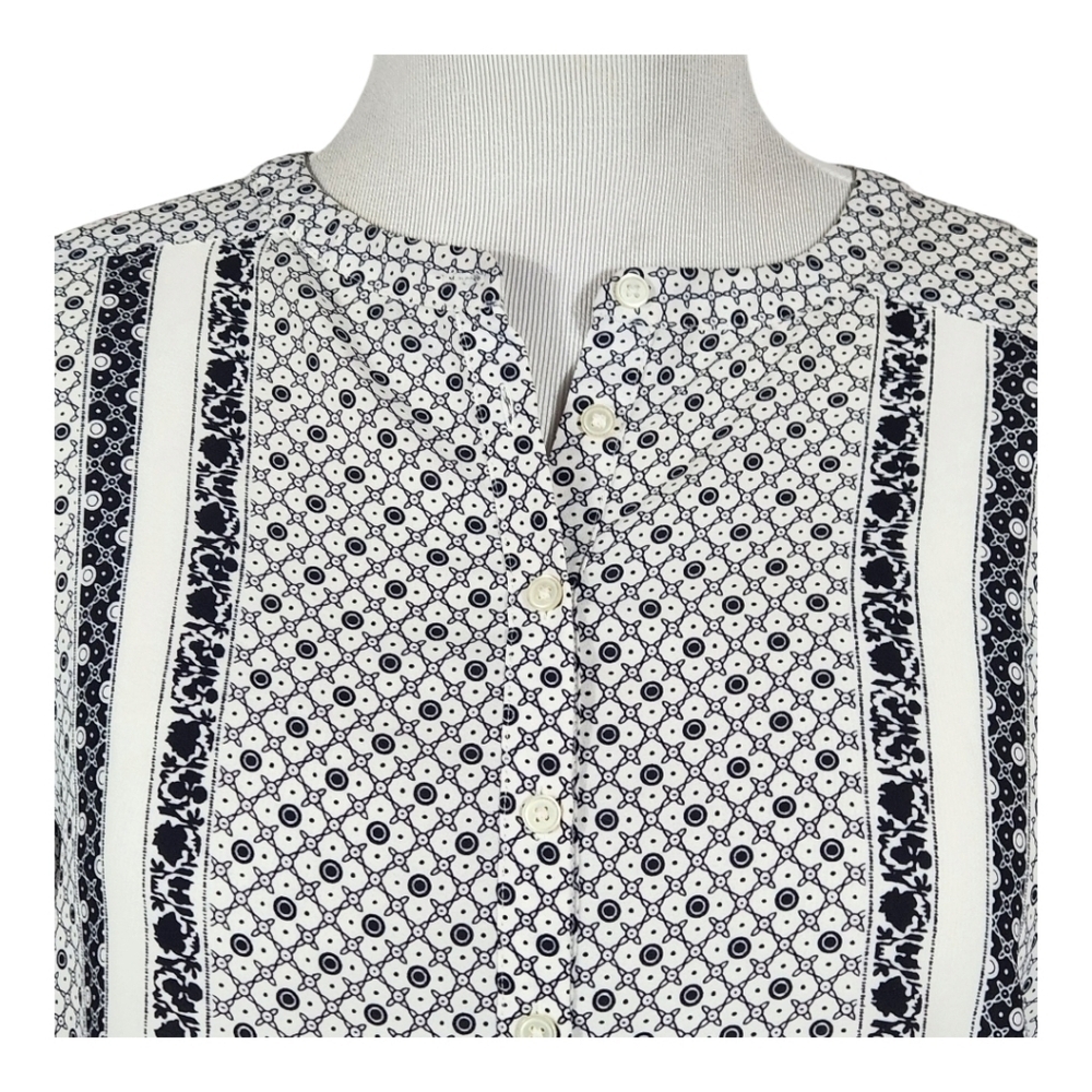 LOFT Black and White Geometric Blouse Top Size Medium - Picture 2 of 6